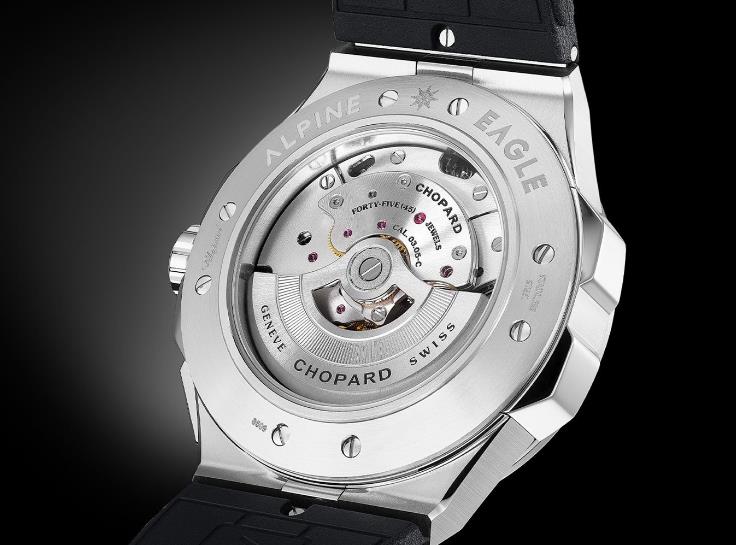 蕭邦推出精品店獨家版雪山傲翼系列特大號計時碼表(圖) 蕭邦推出精品店獨家版雪山傲翼系列特大號計時碼表(圖)