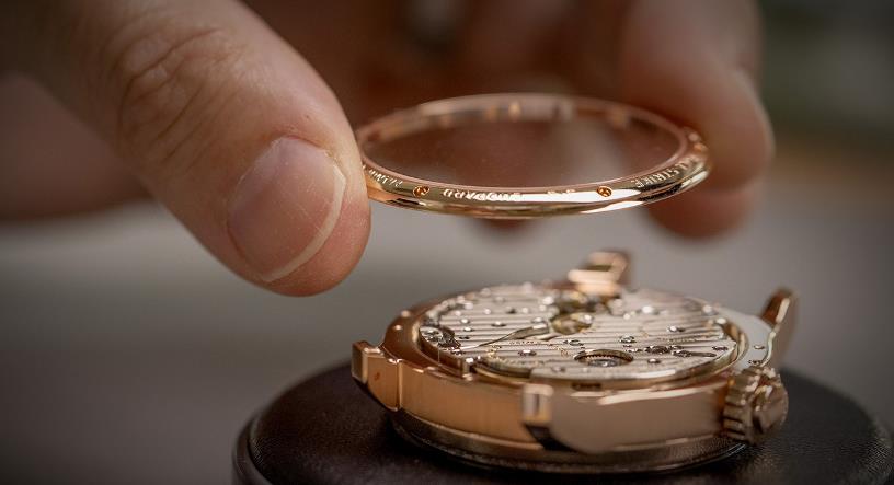 蕭邦品牌大使朱一龍參觀品牌工坊探秘卓越匠藝與至臻美學(圖) 蕭邦品牌大使朱一龍參觀品牌工坊探秘卓越匠藝與至臻美學(圖)